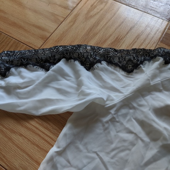 Sheer white and black flowy blouse - Picture 4 of 4